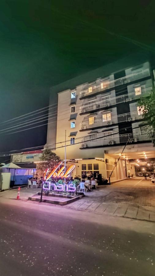 Votel Hotel Charis Tuban Tuban  Exteriér fotografie